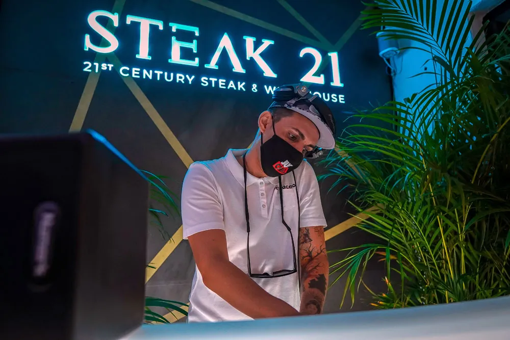 Steak21 Sea View DJ